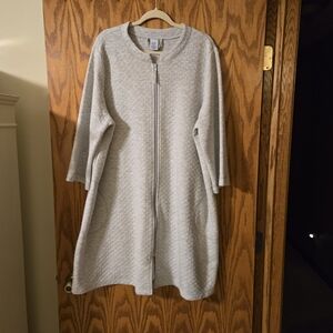 Croft & Barrow Light Gray Sleepwear Top